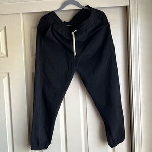 Hot!!! Vuori onyx jiggers w/draw string waist (L)